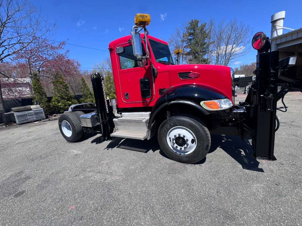 Semi truck refinished at WR Big Rig